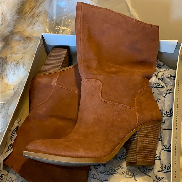 size 9 1/2 brown suede boots excellent condition - Picture 4 of 5